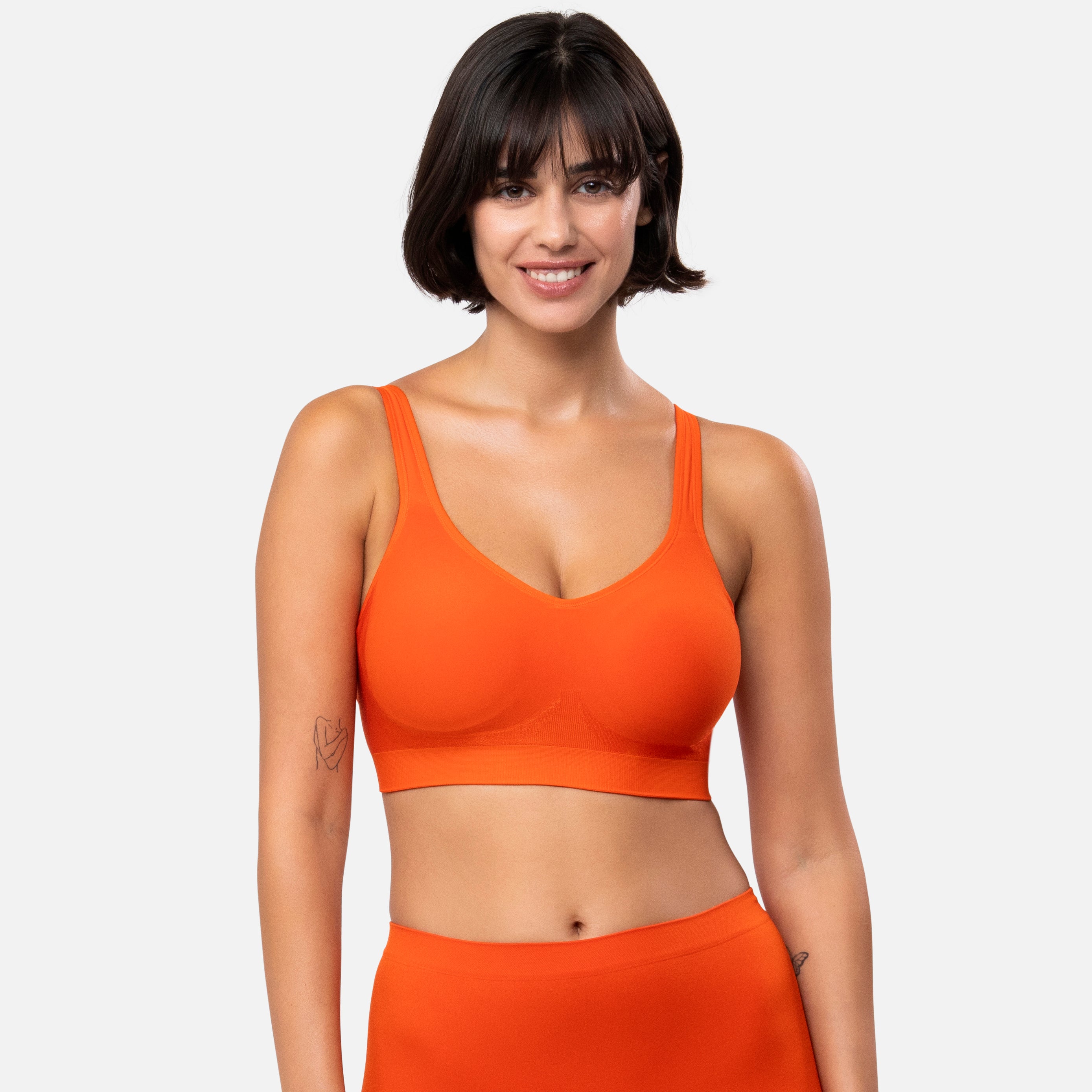 459 The Comfort Shaping Bra with Adjustable Straps