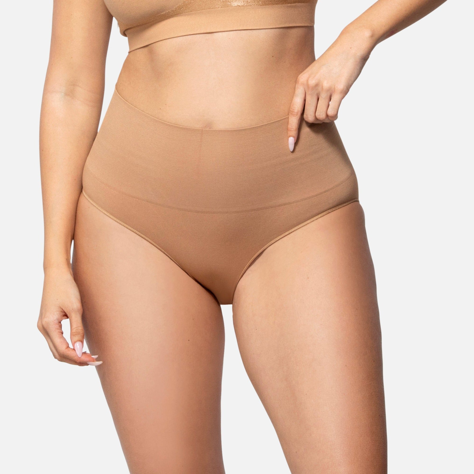 Smoothing At Waist Brief