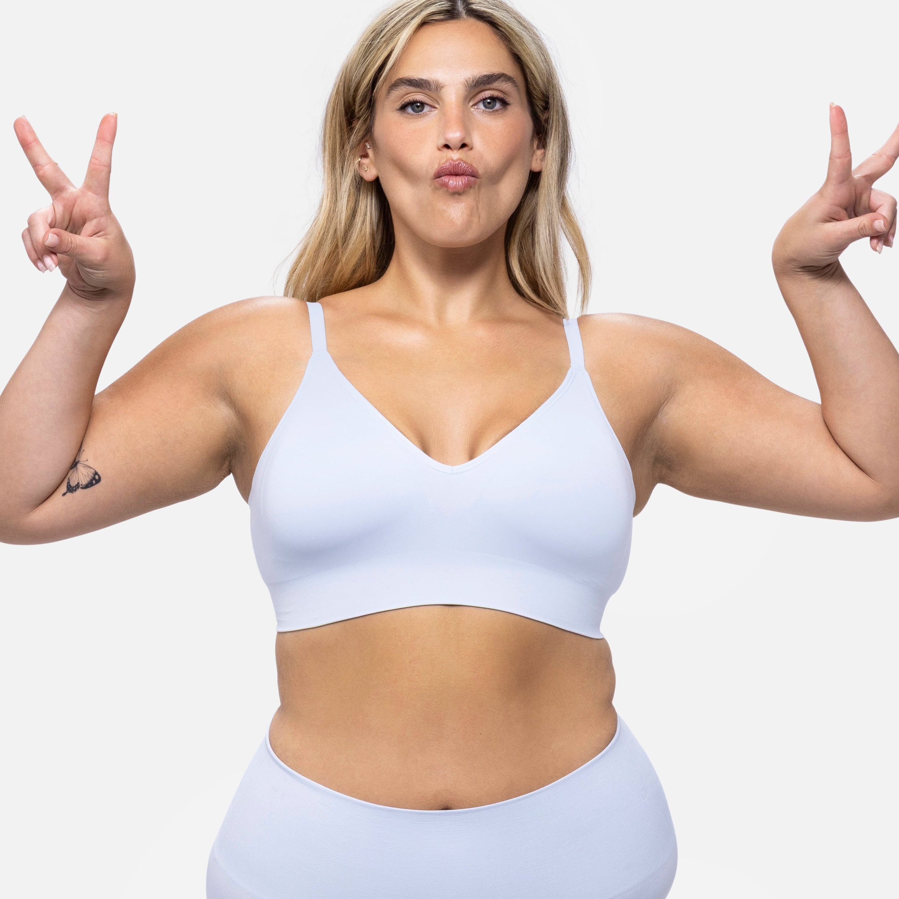 450 The Neckline Pullover Bralette