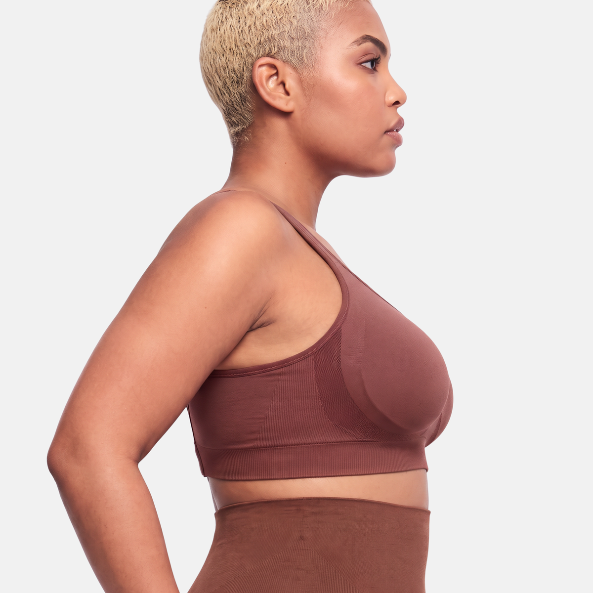 459 The Comfort Shaping Bra with Adjustable Straps