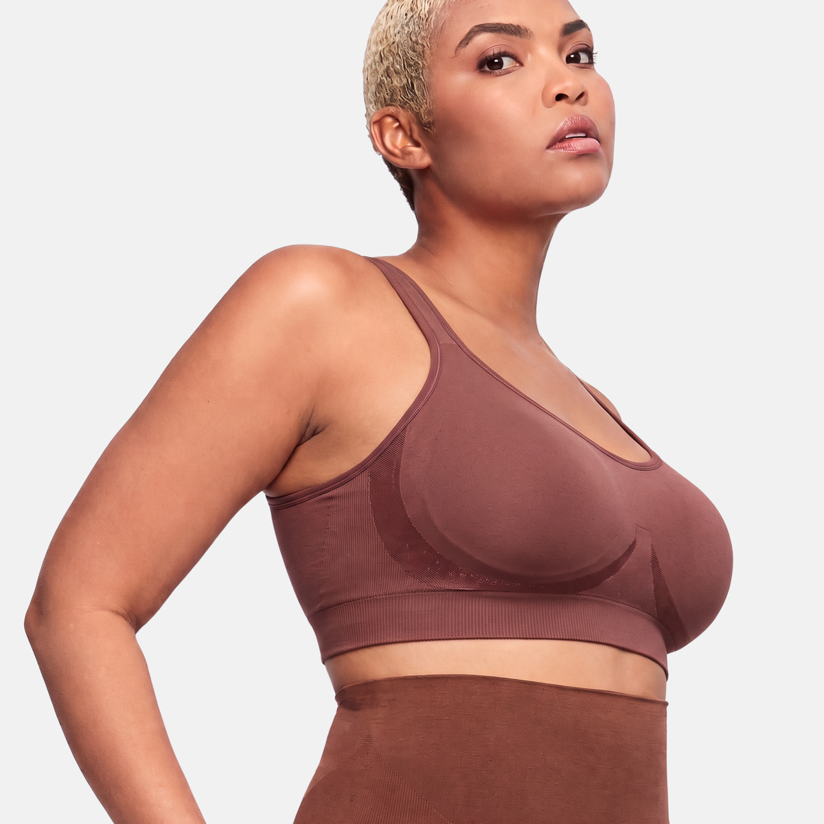459 The Comfort Shaping Bra with Adjustable Straps